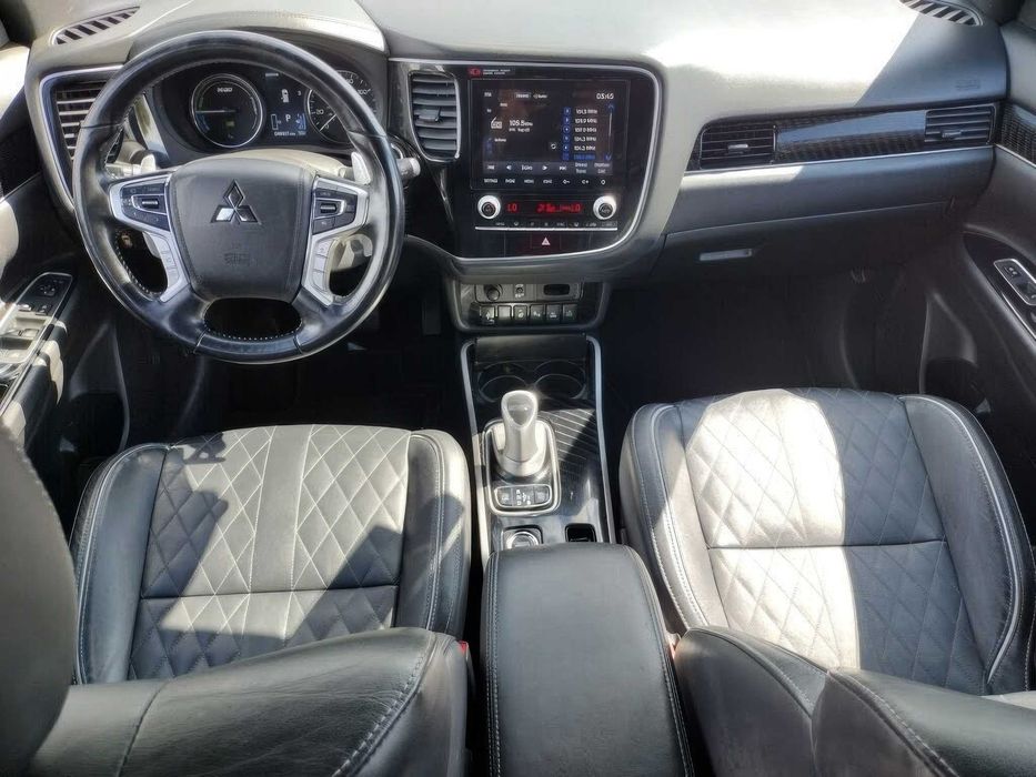 Mitsubishi Outlander Hybrid Plug-in GT S-AWC      2020