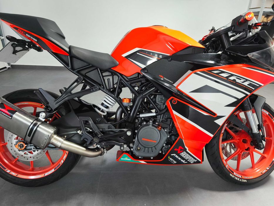 KTM RC 125 como nova
