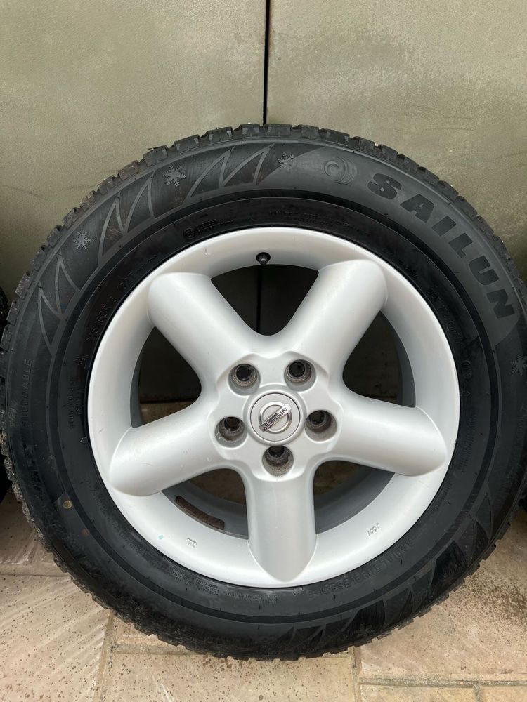 Диски з шинами Nissan x-trail Trafic opel vivaro 215/65 r16