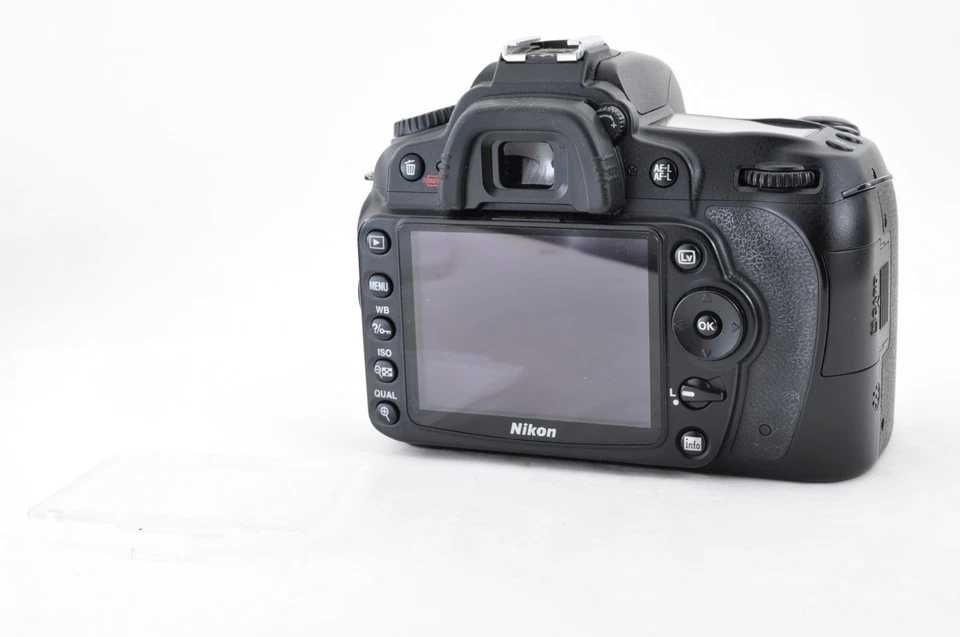 Nikon D90 12.3MP DSLR (Corpo )– Contagem do Obturador 9046 clicks