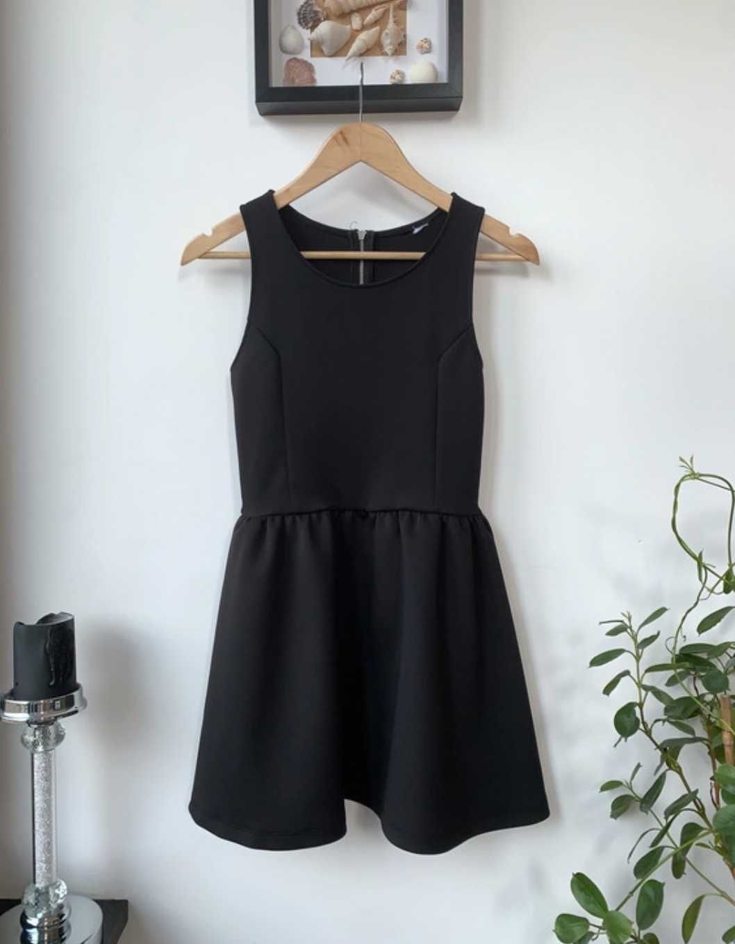 r. 34 / r. XS / H&M czarna sukienka mini