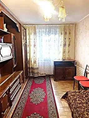 Оренда кімнати біля метро Чернігівська (вул. Кіото, 13).