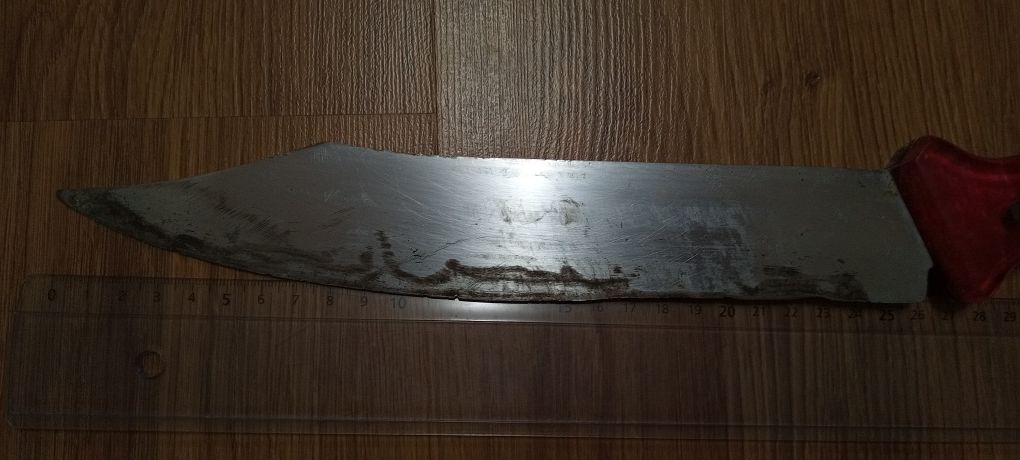 Большой нож ручной работы времён СССР.