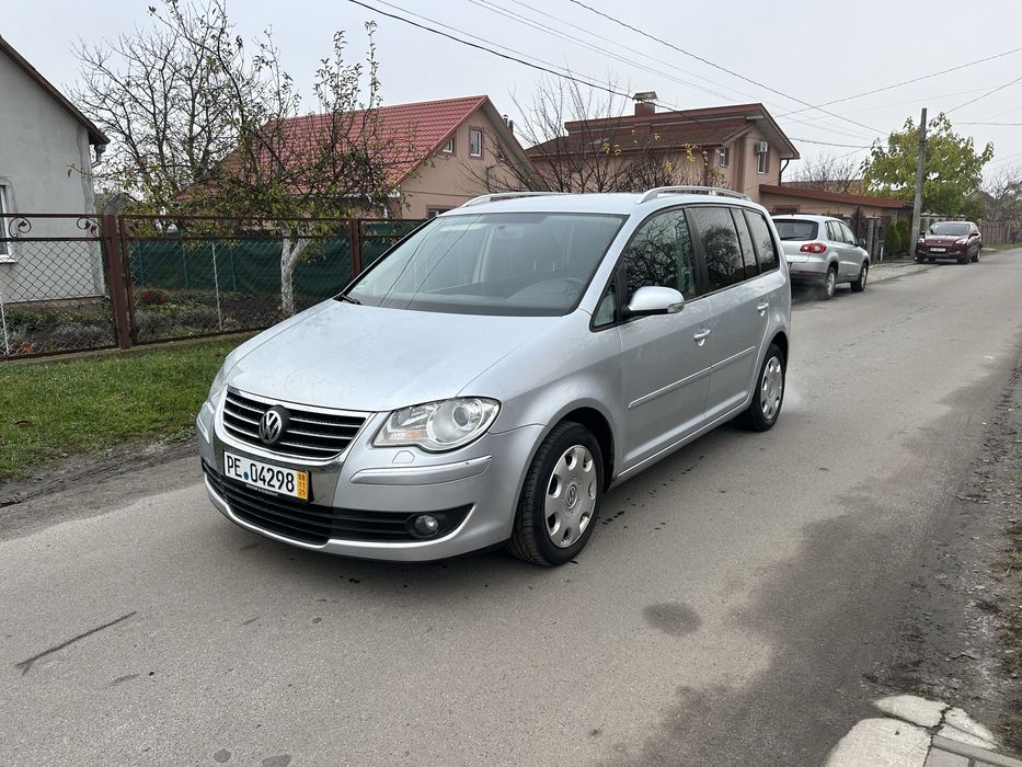 Продам vilkswagen touran