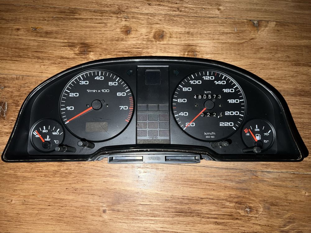 Прибона audi 80-b3 панель щиток приборка