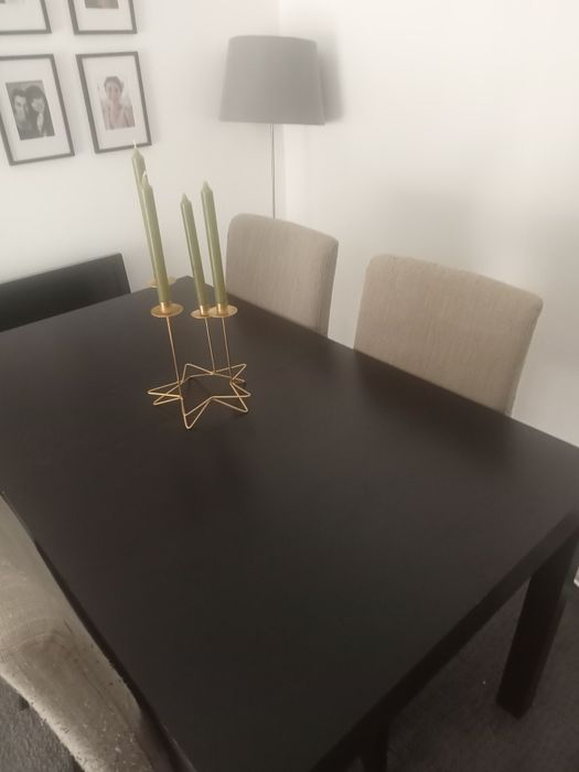 Mesa retangular com 4 cadeiras