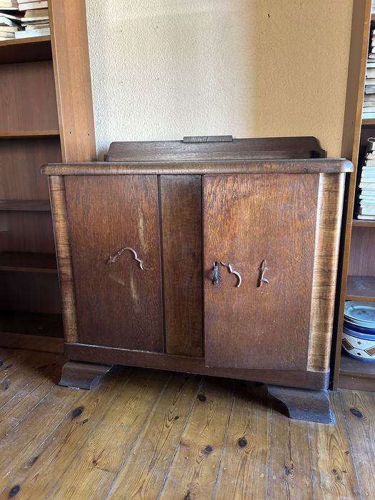 Bieliźniarka drewniana fornirowana międzywojnie