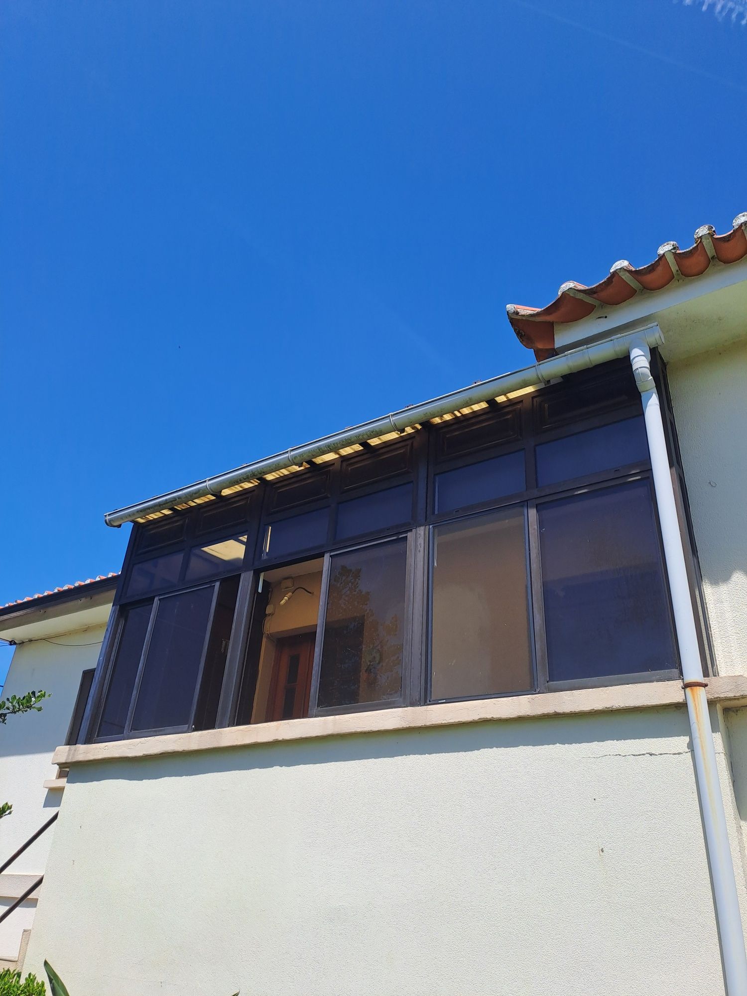 Marquise exterior