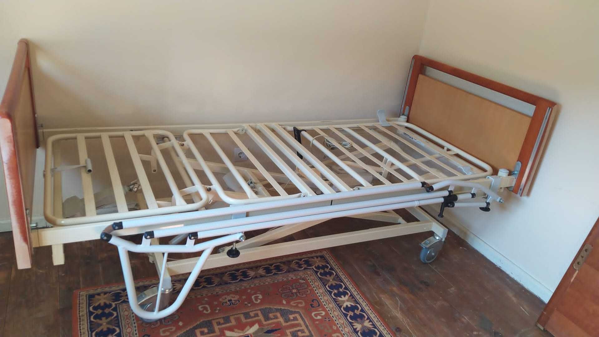 Cama articulada elétrica com comando (grade proteção não incluída)