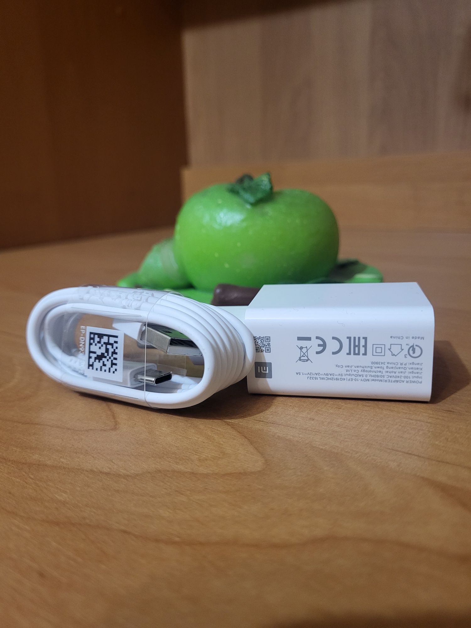 Зарядное устройство + 1М шнур на Xiaomi 18W, IPhone, НОВАЯ, 239грн