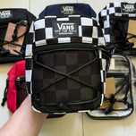 Сумка через плече від бренду Vans. Месенджер Vans у 4 кольорах.