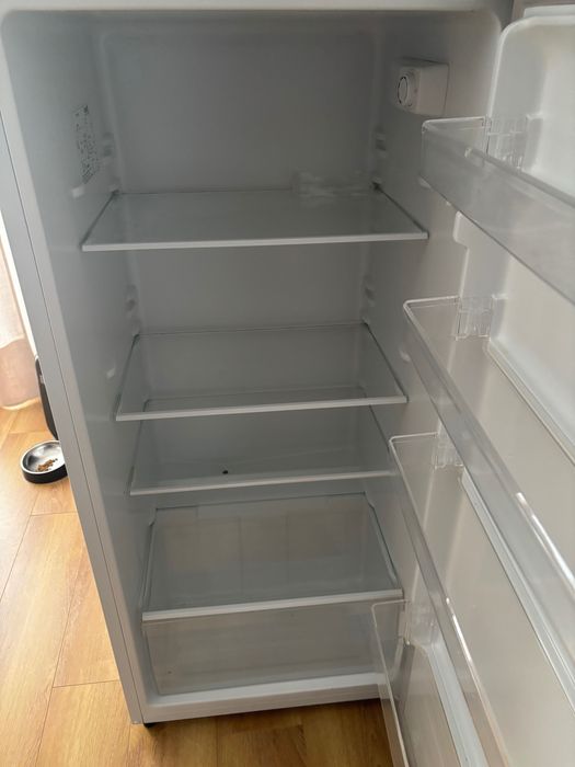 Frigorífico Kunft KDD4870NWH — 243L | Como Novo