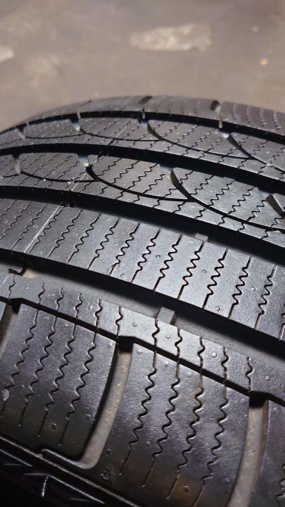 Пара зимних шин Imperial Snowdragon 3 ice-plus S210 225/45 r18