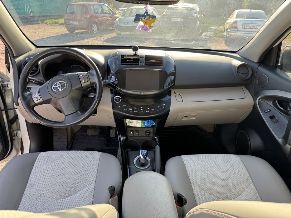 Toyota rav4, electric 42kw запас ходу 150-170км