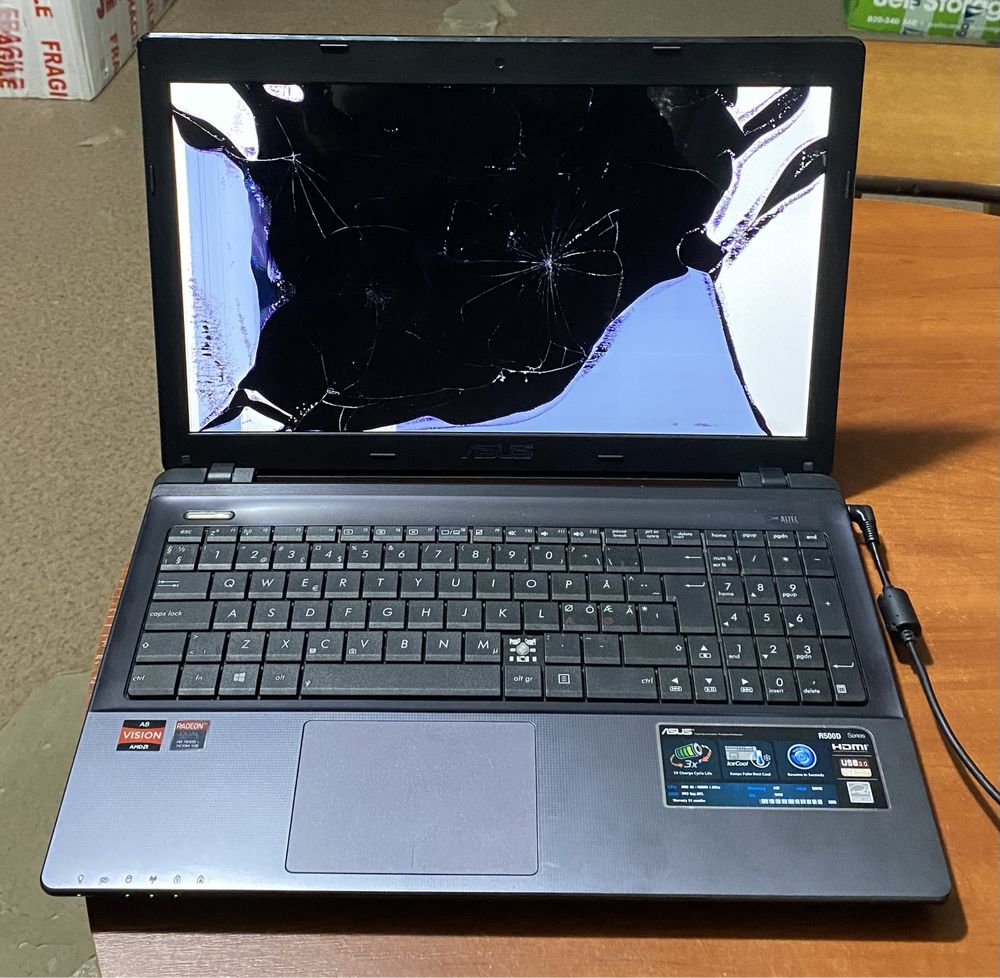Ноутбук Asus R500D 15.6"/ на запчастини! N2082