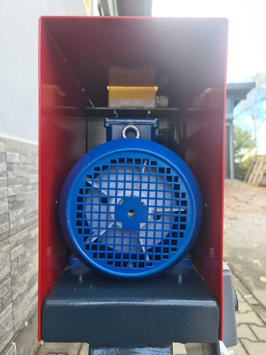 Maszyna do obrabiania choinek, pni choinkowych -strugarka -frezarka