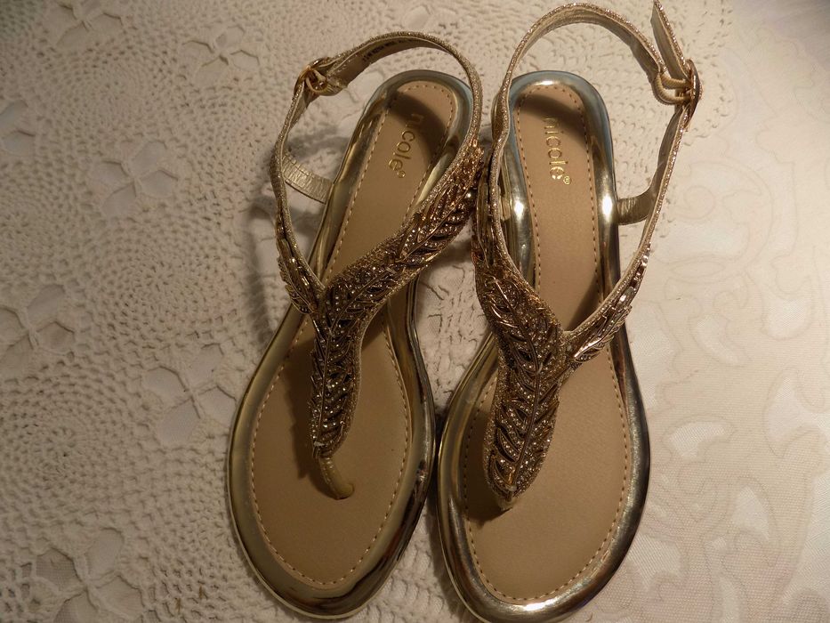 Piękne złote  sandałki -  na koturnie rozm. 38. Nowe.