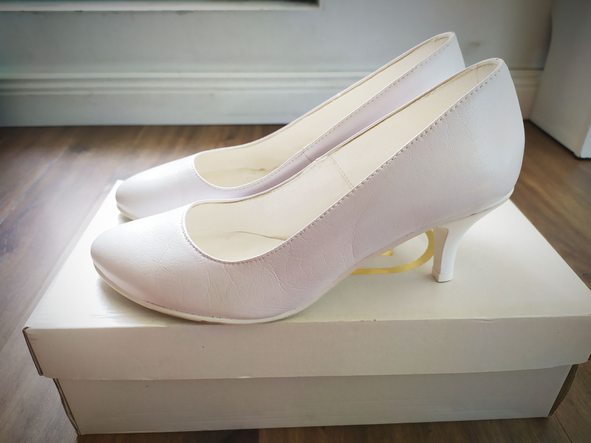 Buty białe ślubne WITT nieużywane rozm 37model 105