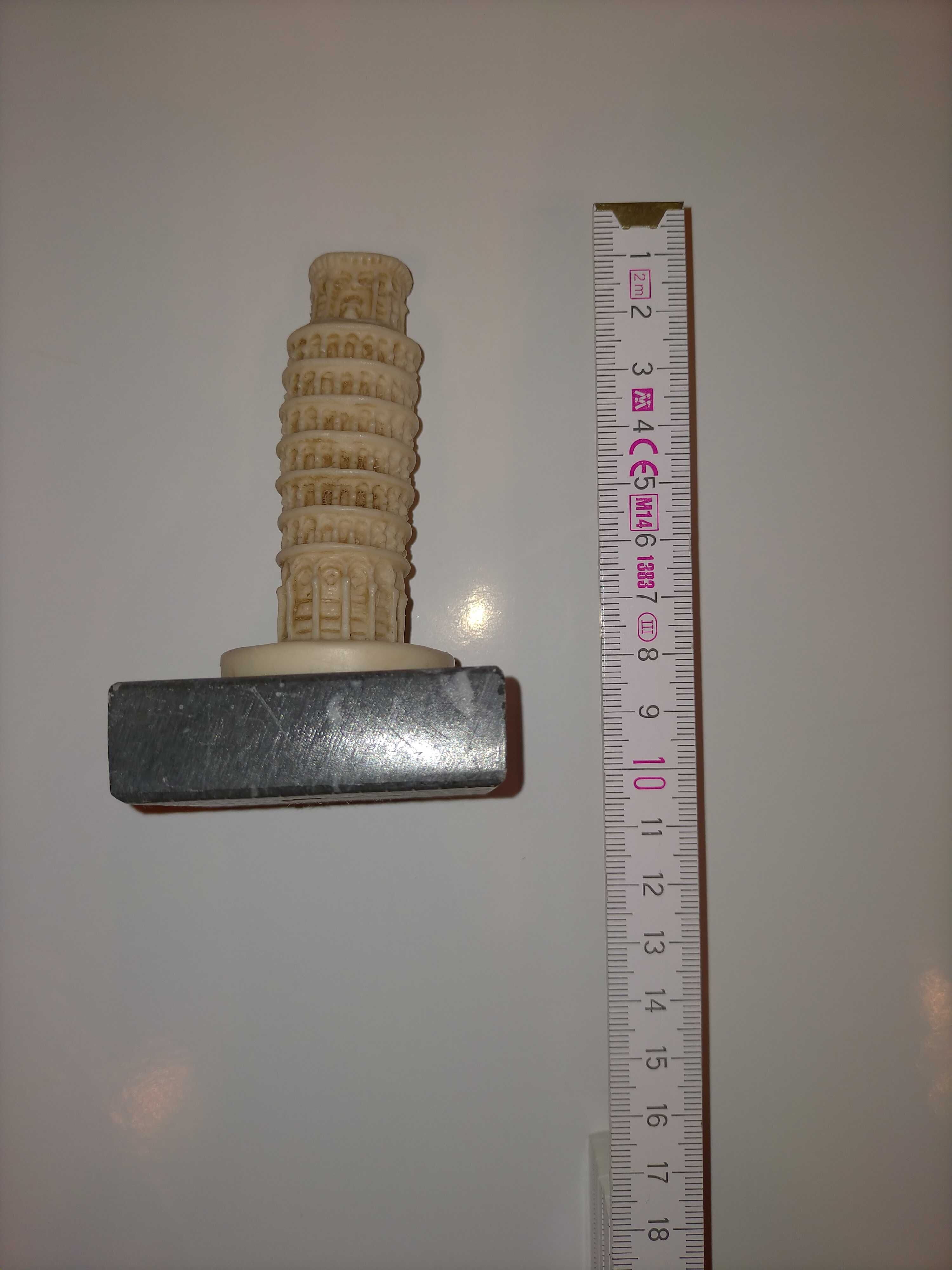 Figurka 10 cm krzywa wieża w Pizie super ozdoba z podróży