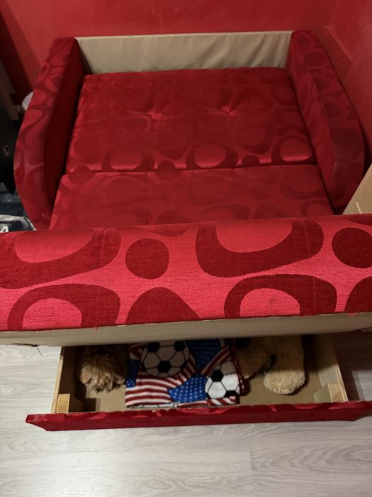 Łóżko rozkładne. 130x200. Czerwone. Polecam.