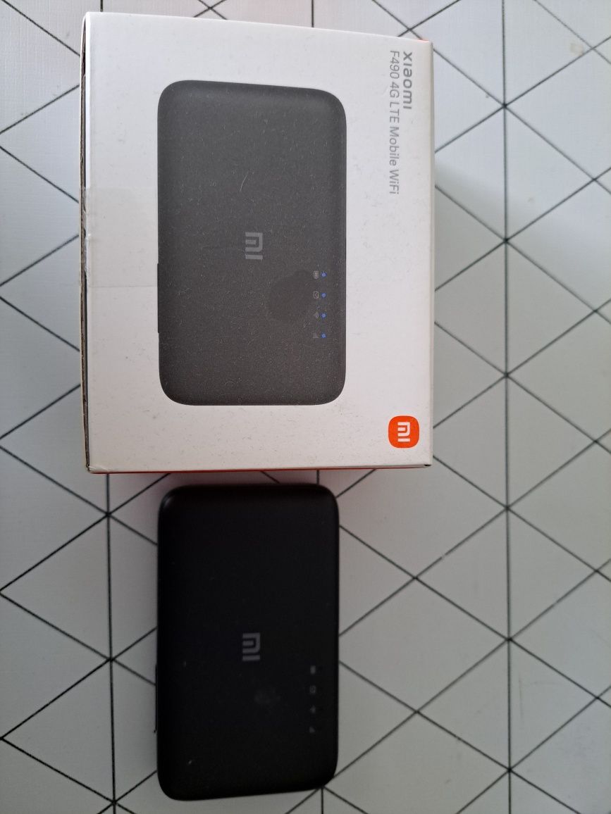 Roter, mobilny modem na kartę SIM XIAOMI F490 4G LTE Mobile WiFi