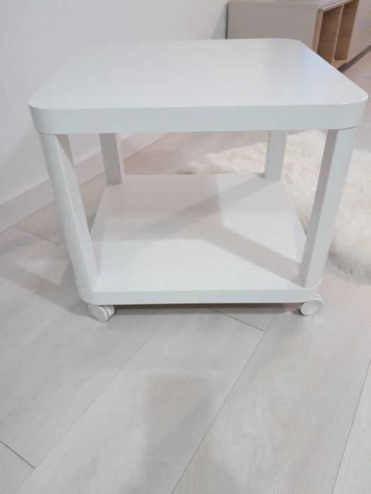 Stolik kawowy na kółkach IKEA