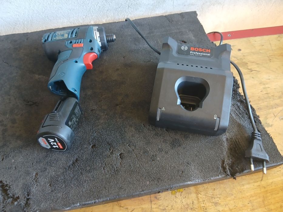 Aparafusadora BOSCH completa como nova