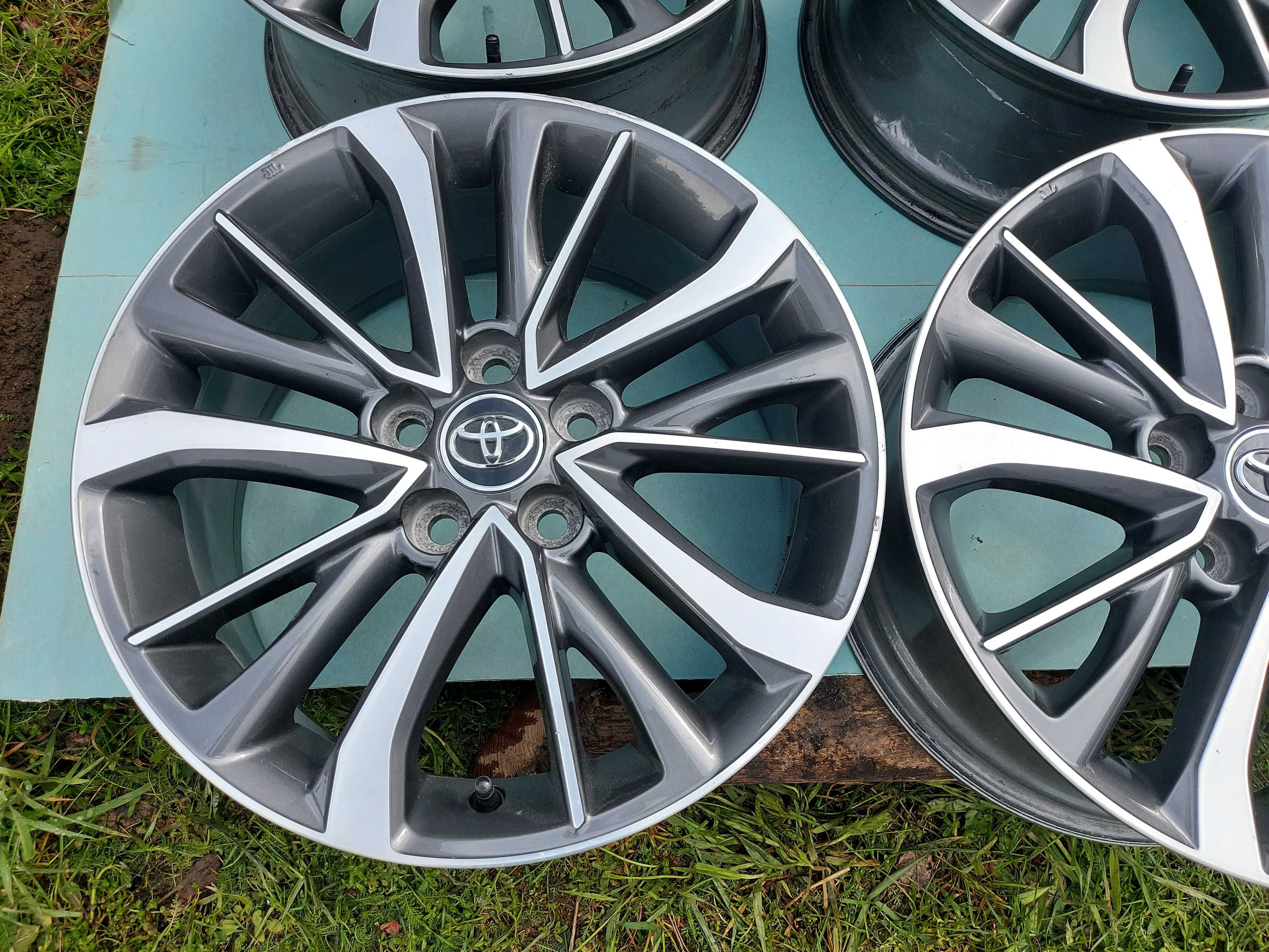 Felgi oryginalne  Toyota 17" et 45