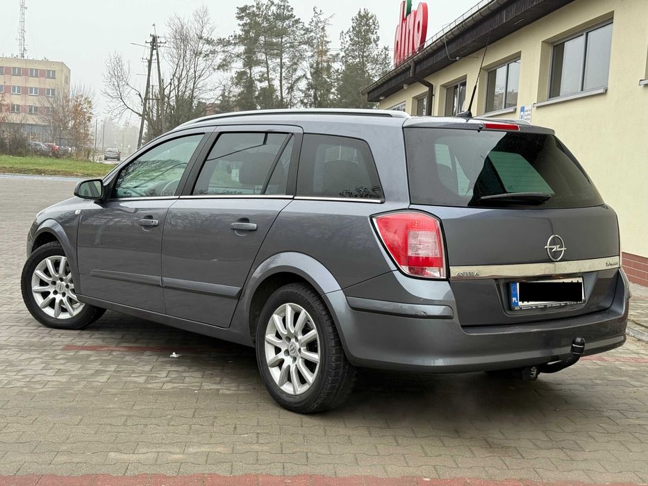 Opel Astra H Kombi 2006r. 1.6 Benzyna Klima Półskóry Alu HAK Zadbana !