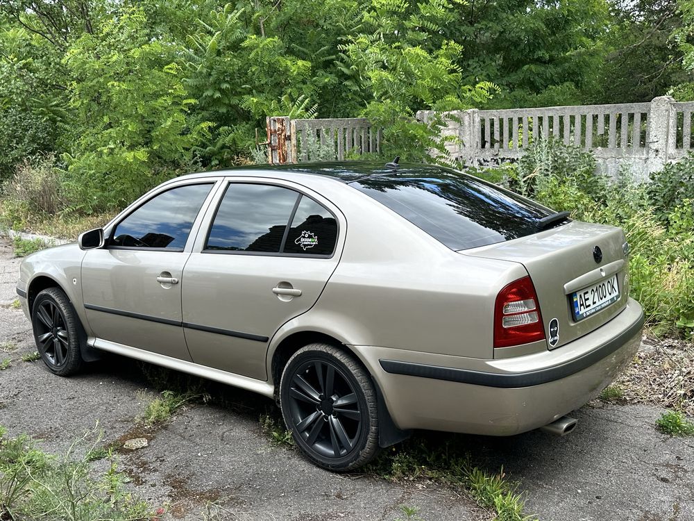 Шкода тур-2005 1.6 MPI
