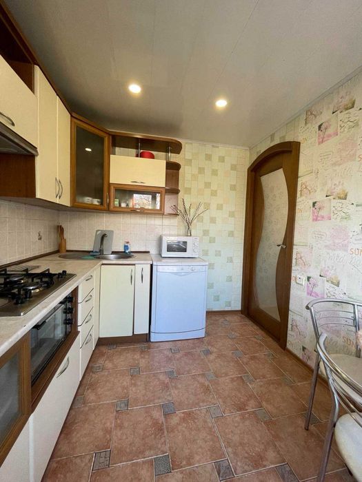 Продам 2 комнатную квартиру на Левобережном-1 (р-н Березинки)