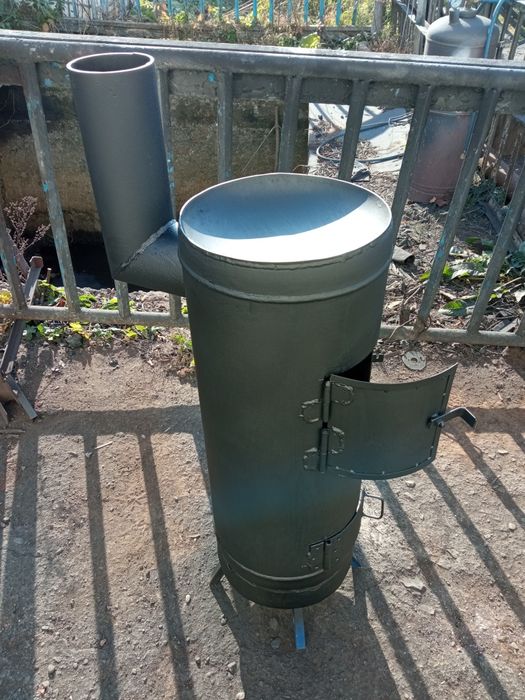 Буржуйка з газового балона.