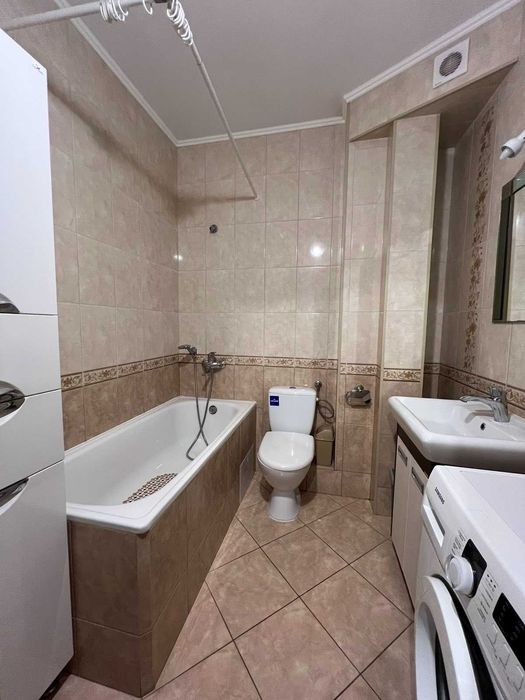 Дешевле нет! Радужный. Высокий первый этаж. Свободна.