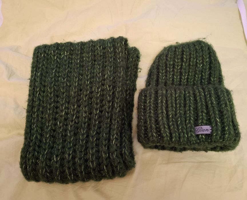 Зимние шапка и снуд