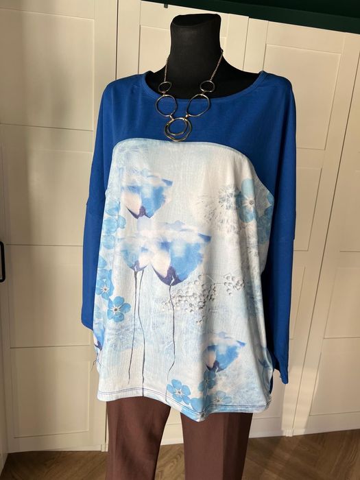 Niebieska bluzka w kwiaty z wiskozy rozmiar 44 marki Monnari