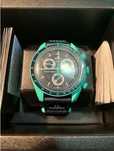 Omega x Swatch SO33L103 – Hipnotyzujące Polar Lights