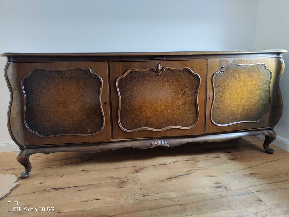 Stylowy bufet duży i pojemny