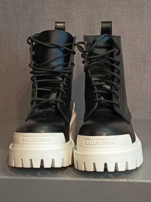 Оригінальні шкіряні черевики Balenciaga Strike Boots