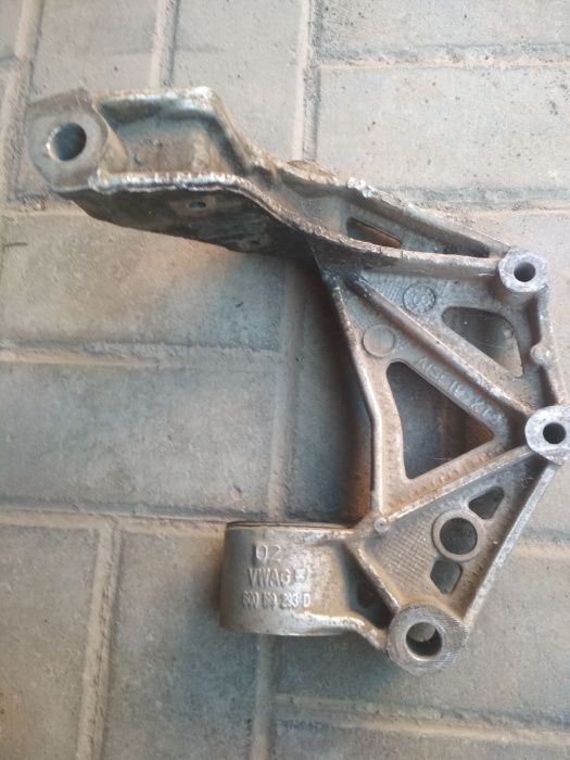 ричаг передній 600199293d шкода фабія до 2006 Фольксваген поло до 2009