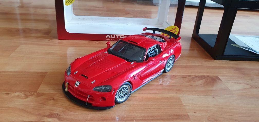 1:18 Autoart Dodge Viper Competition