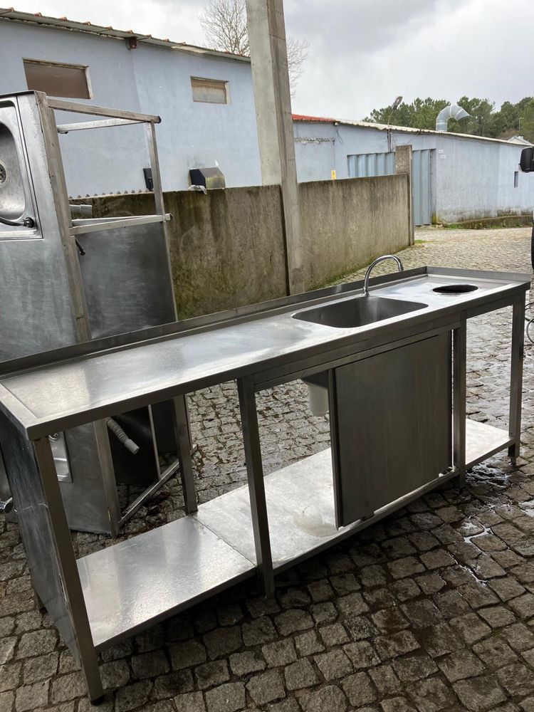 Bancada com pia industrial - Inox