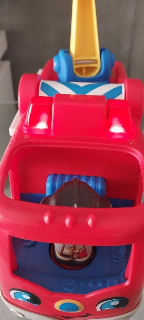 FISHER PRICE LITTLE PEOPLE wóz strazacki strażacki