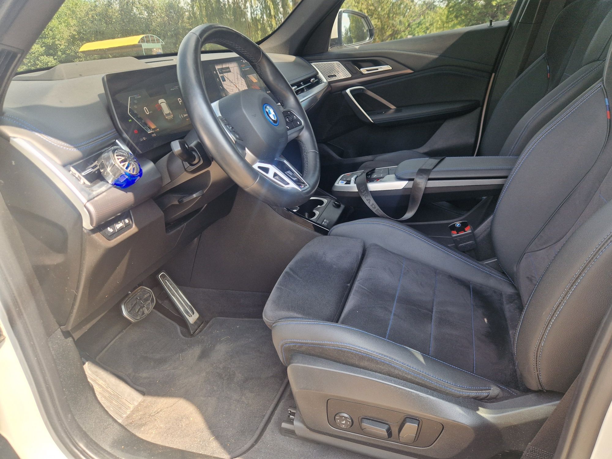 Продам BMW IX1 XDRIVE 30