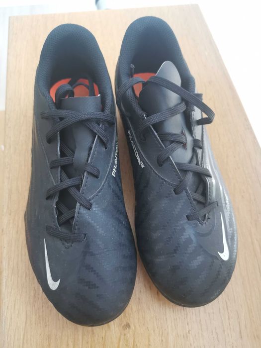 Chuteiras Nike -- 37.5 --
