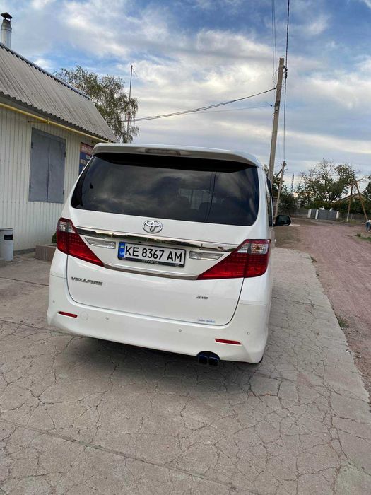 Продам Toyta Vellfire пассажир 2013 автомат 7 мест 2.4 Япония