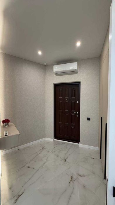 Продается 2-ком квартира на Краснова в новых домах Kadorr с ремонтом