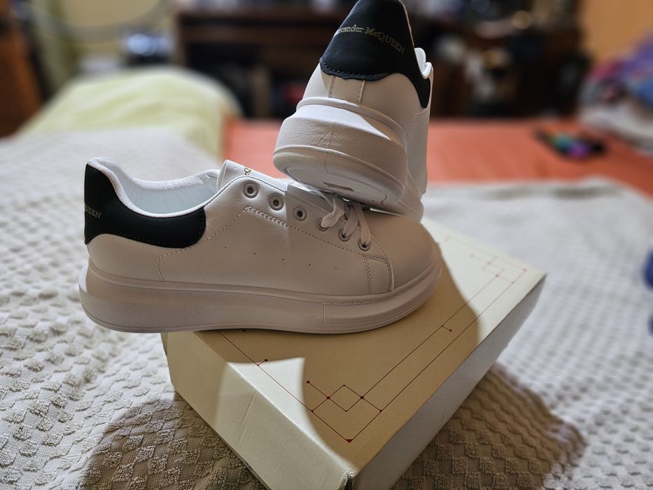 Alexander McQueen. Novas, nº 42