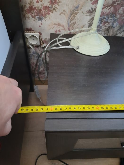 Ліжко в комплекті з двома тумбочками