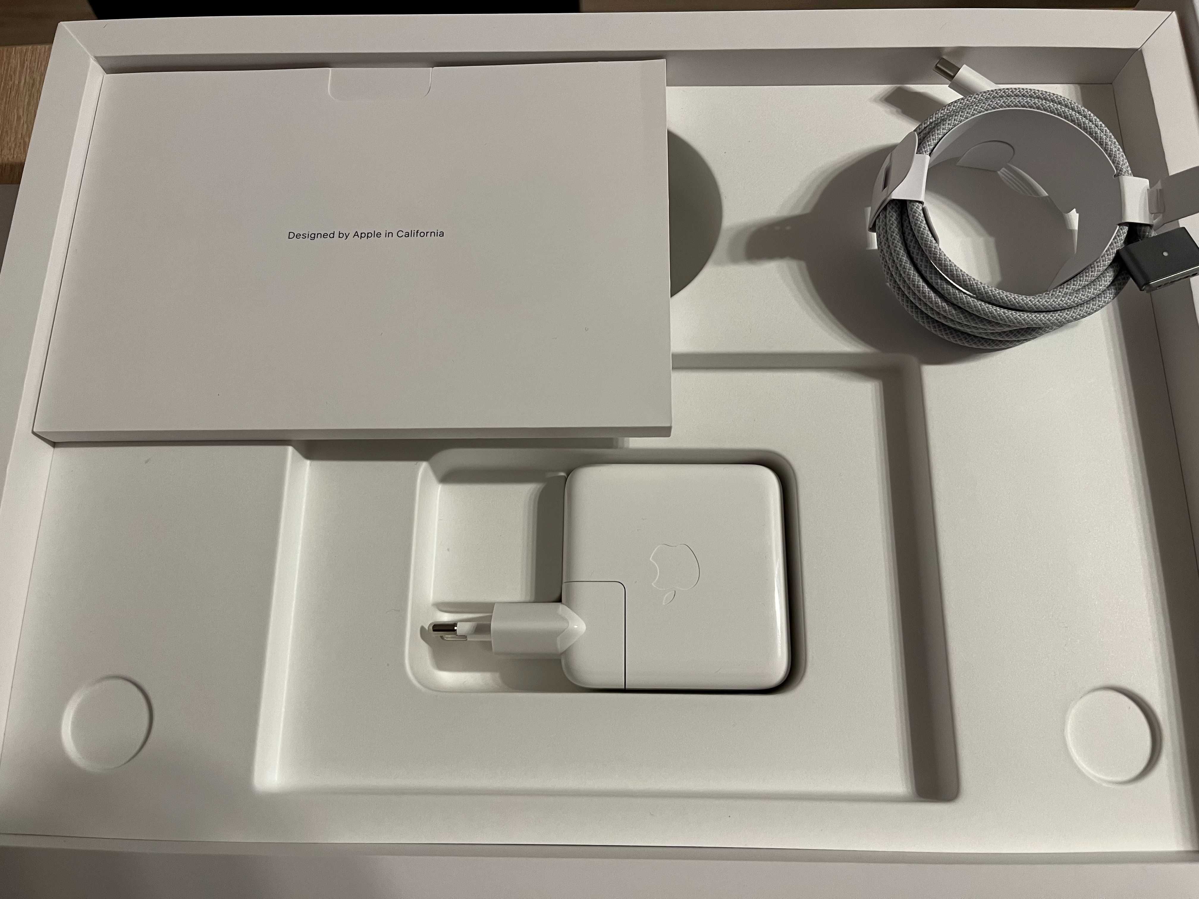 14-calowy MacBook Pro 2024 M3, 16GB RAM, 512GB SSD, klawiatura USA