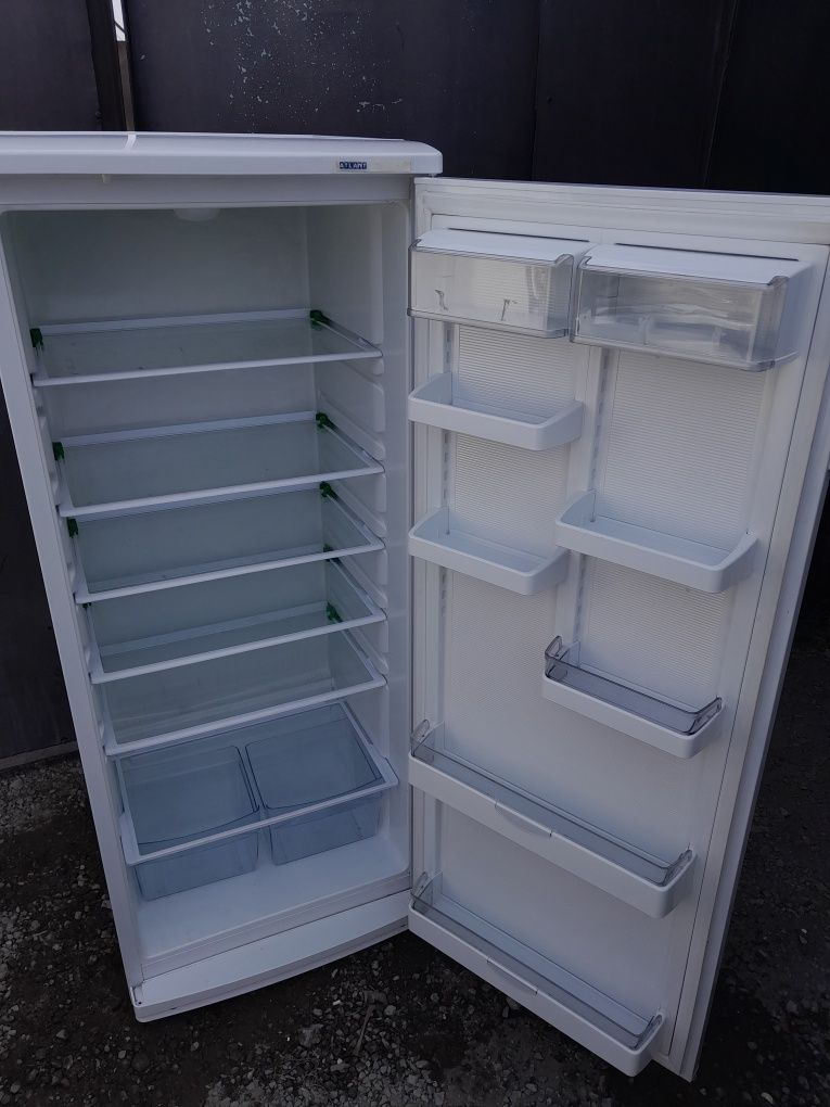 Продам холодильник без морозилки Атлант 150см.